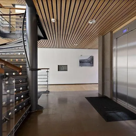 Spacious Aker Brygge With Balcony Apartment