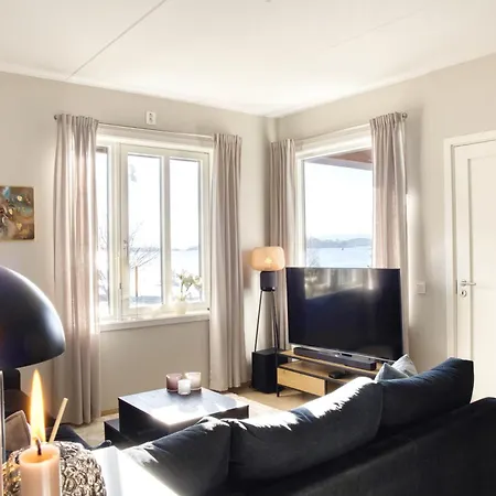 Apartamento With Sunny Balcony By The *