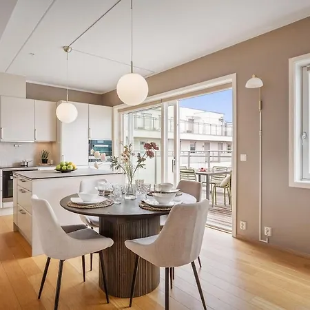 112 Sqm Penthouse With An Omg Fjord View *
