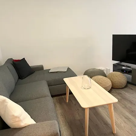 3br Penthouse In Center With Free Parking Apartment