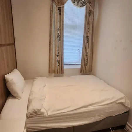 Holiday home H21d-central-cozy Spacious Suits Family-3 Bedrooms *