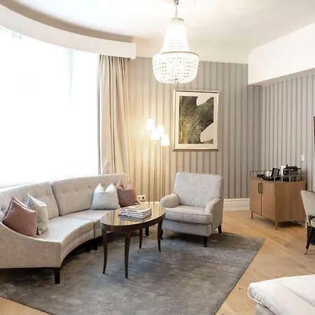 Grand Hotel 5*