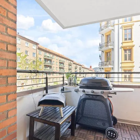 Fully Furnished With High Standard Apartment *