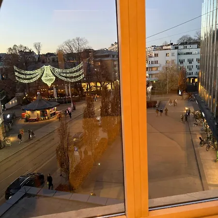 Center Close To Kings Palace