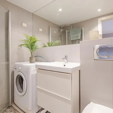 Staymate Apartment. 500m From The Royal Palace