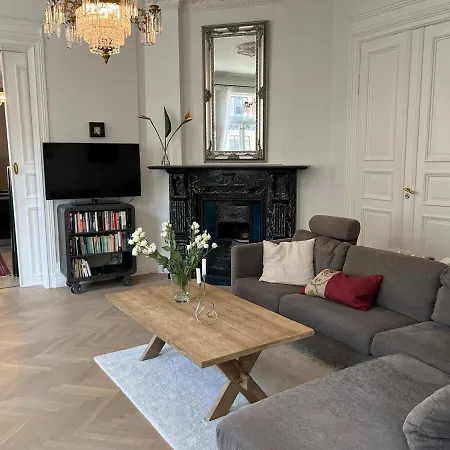 Frogner Central, Pool Table, 190 Sqm, 2 Bathrooms Apartment Oslo