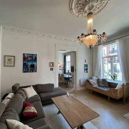 Frogner Central, Pool Table, 190 Sqm, 2 Bathrooms Apartment Oslo