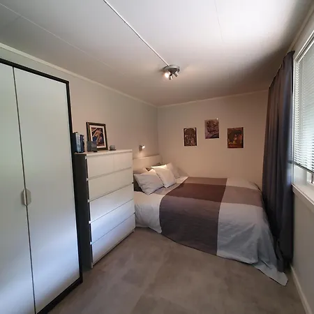 Tranquil In Picturesque Neighborhood Apartment *