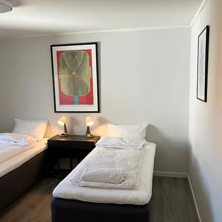 Apartment 3br Penthouse In Center With Free Parking *