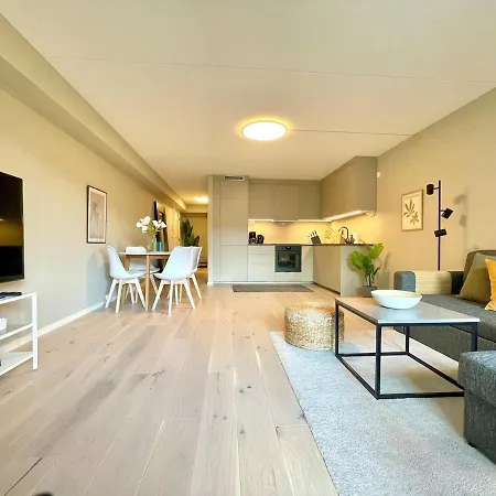 Renovated 2025, Lux