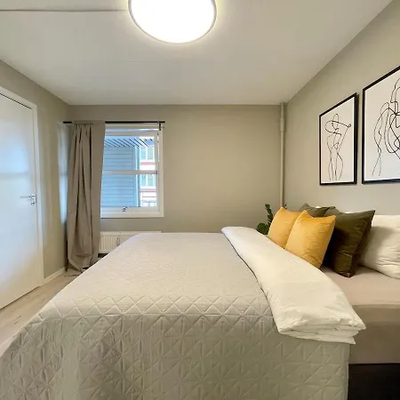 Renovated 2025, Lux Apartment