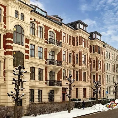 Elegant In Oslos Beautiful Street Apartment *