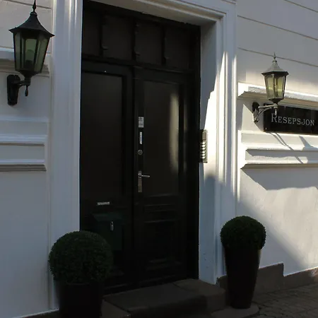 Ellingsens 3*