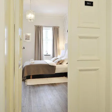 Ellingsens 3*