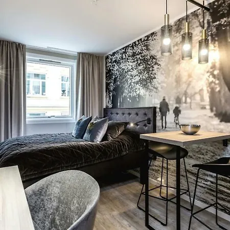 Newly Redecorated Studio, Perfect Location, Bikes Apartment *