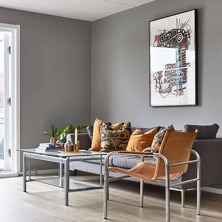Stayplus Redecorated Nearby *