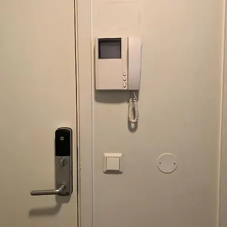 Budget Little Room With Window City Centre Oslo * 오슬로