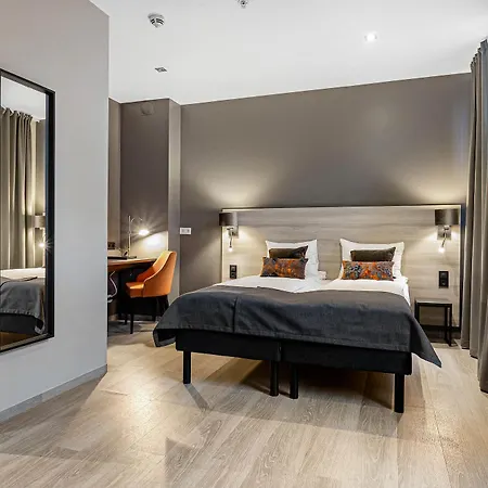 Western Hotel 4*