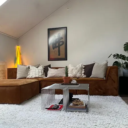 Sentral Loftsleilighet Med Solfylt Utetplass Apartman
