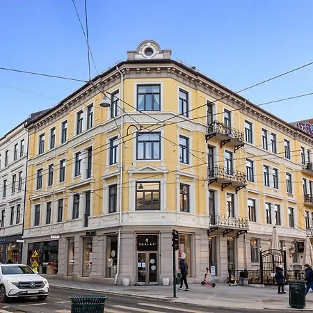 Sentral Loftsleilighet Med Solfylt Utetplass Apartman *