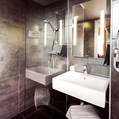 Hotel Clarion Collection Folketeateret 4*