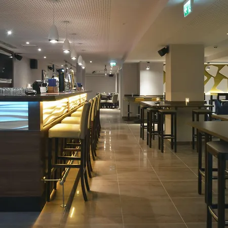 Western 4*