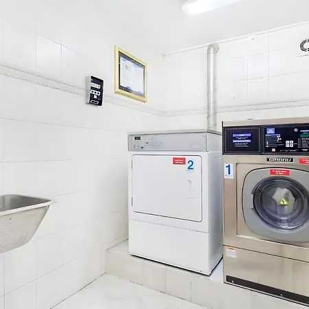 Cozy Close To City Center With Free Parking And Balcony Apartment