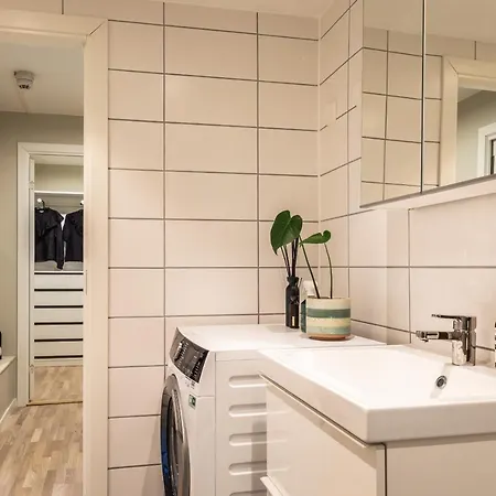 Appartement Scandinavian With 2 Bedrooms And Terrasse - Close To Storo Storsenter And All Public Transport Oslo