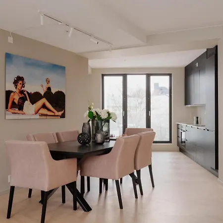Fully Serviced Luxury At Sommerro