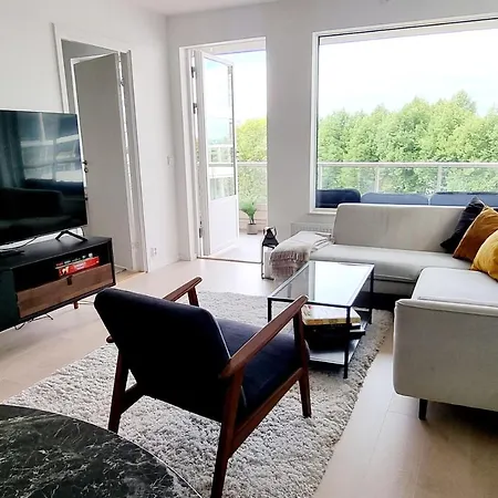 Private In Shared Modern - Hideaway *