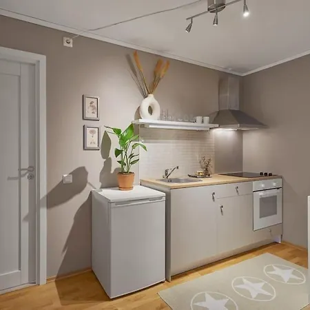 Sjarmerende Og Sentral Hybel Med Egen Inngang Apartment