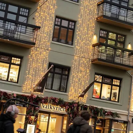Place In Centre! Balcony & Keyless. * Oslo