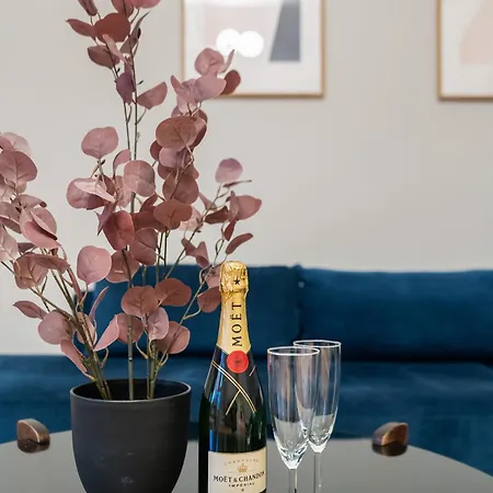 Modern - Luxury Neighborhood - 4 Pax Apartamento