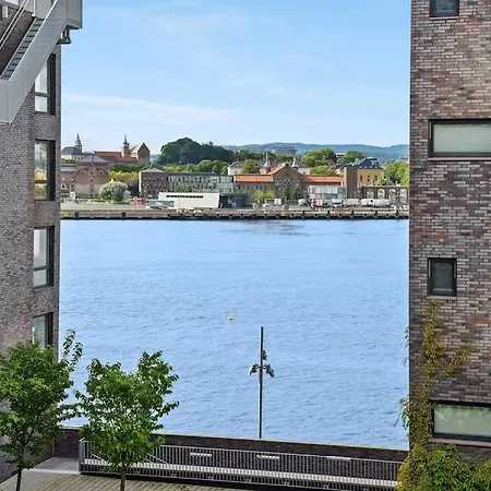 Luxury 3-bedroom Flat With Seaview In Appartement