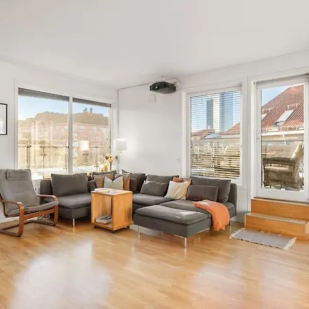 Dinbnb I Panoramic Rooftop I 700m To Station *