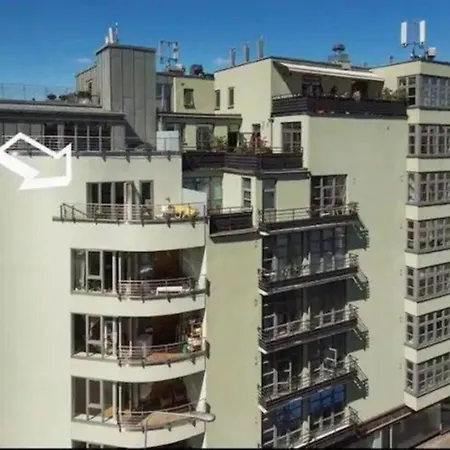 Floor With Balcony - Super - 5 Pax Apartment *
