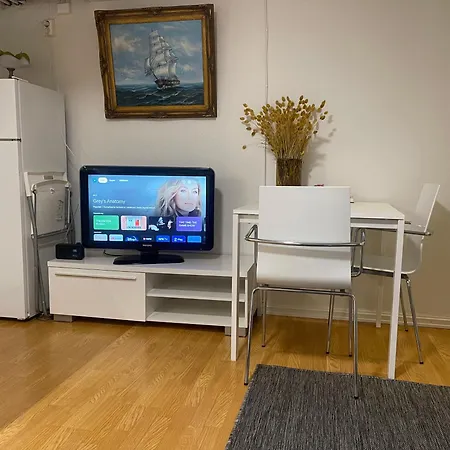 With1 Bedroom Separate Living With A Sofa Bed And A Tiny Kitchen A Bathroom Located In Nordstrand Near By The Sea For 3 Guests With A Garden And Grill 5 Extra Guests With Extra Cost In The With Sea View Just Outside The Apar Apartman *