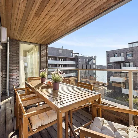 Appartement Luxury 3-bedroom Flat With Seaview In