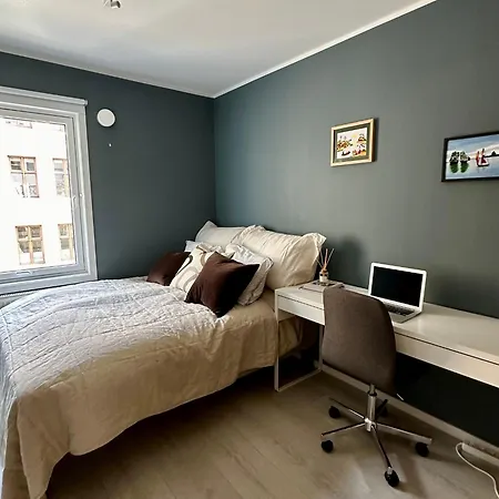 Apartman Central - Two Bedroom With Stylish Interior - Free Parking - *