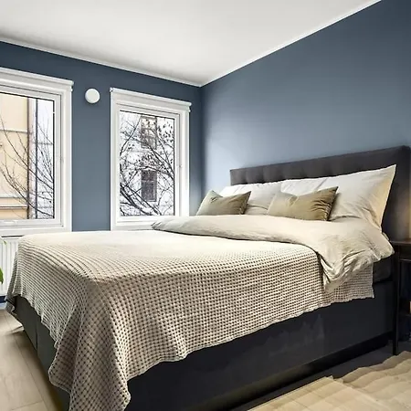 Apartman Central - Two Bedroom With Stylish Interior - Free Parking -