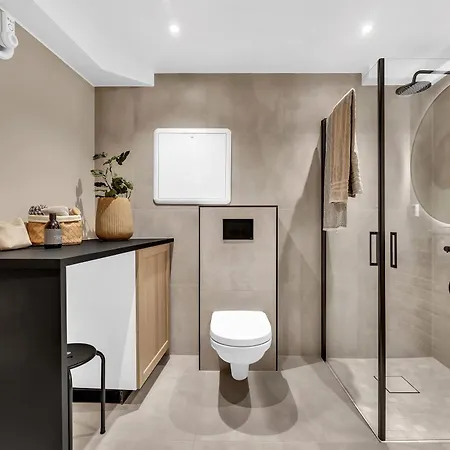 Modern - Charming Location - Old Town Apartman