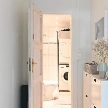 Your Entire 1 Bedroom Gem *