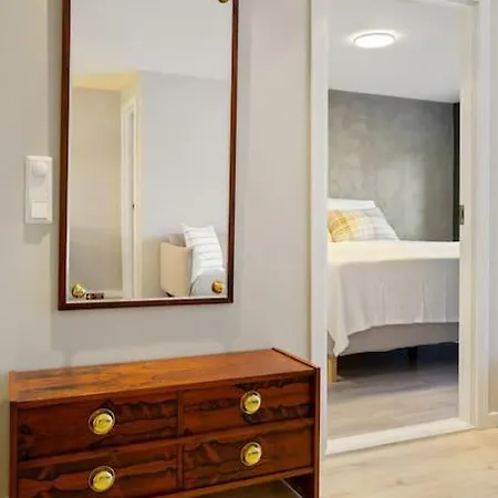 Parkside Charm - - 6 Guests - Everything Included - Gruenerlokka Apartment
