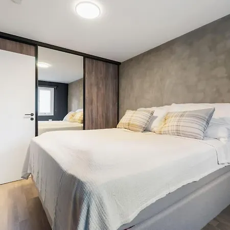 Apartment Parkside Charm - - 6 Guests - Everything Included - Gruenerlokka