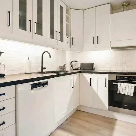 Parkside Charm - - 6 Guests - Everything Included - Gruenerlokka Apartment *