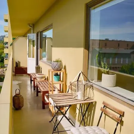 Tranquil And Cosy City With Balcony Apartment *