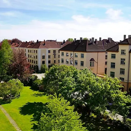 Apartment Tranquil And Cosy City With Balcony