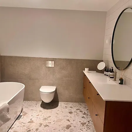 Apartmán The Wooden House, Spacious, Garden, Brand New, Modern