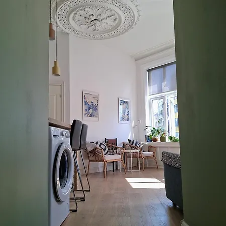 Apartmán Bright And Charming From 1878 With View To The New National Museum In