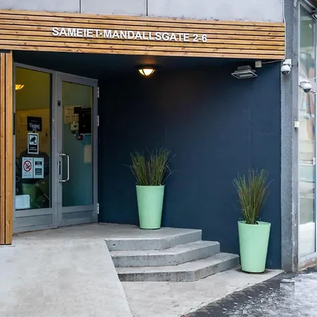 아파트 Ultracentral Duplex With Private Rooftop Terrace 오슬로